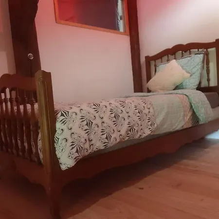 Holiday home Loft Les Noies Parrons, Aux Milles Etangs